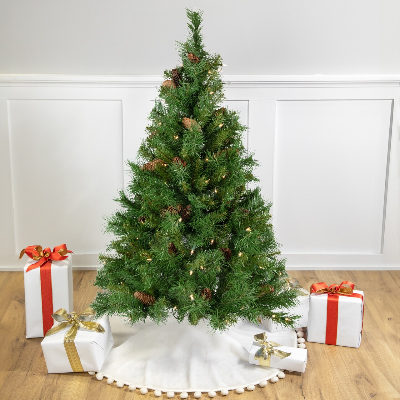 Northlight Pre-Lit Full Dakota Pine Artificial Christmas Tree - 4' - Clear Lights